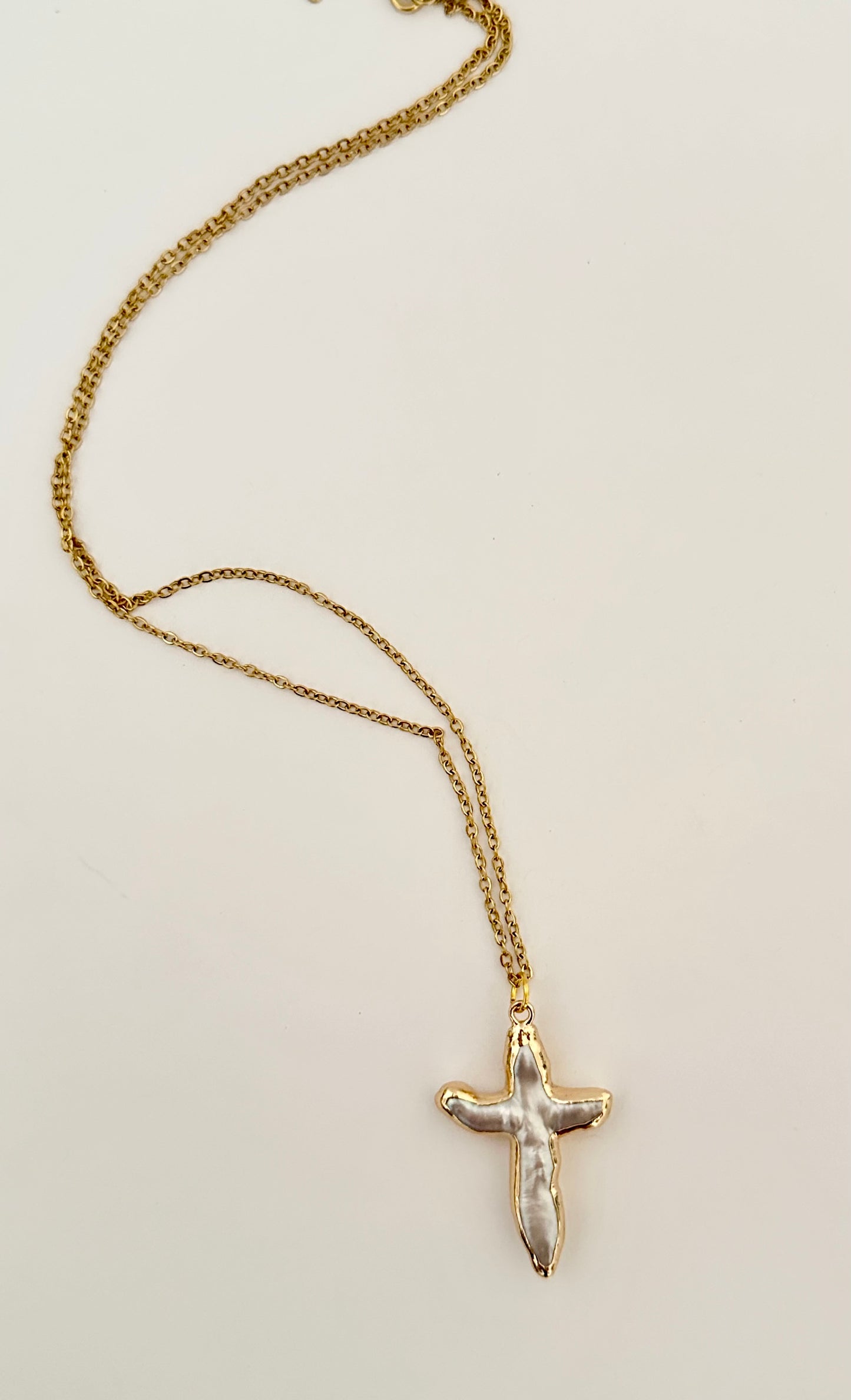 Natural pearl cross necklace