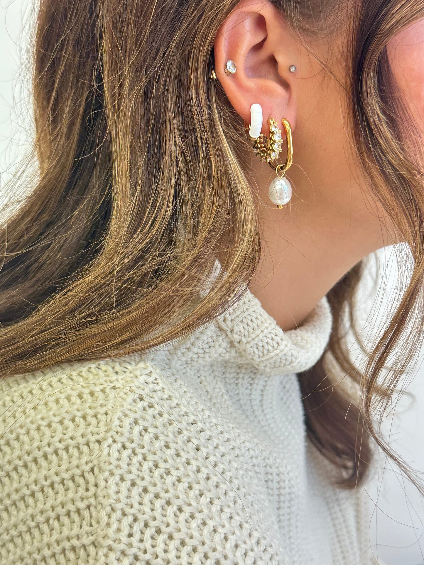 Gabby Huggies - White