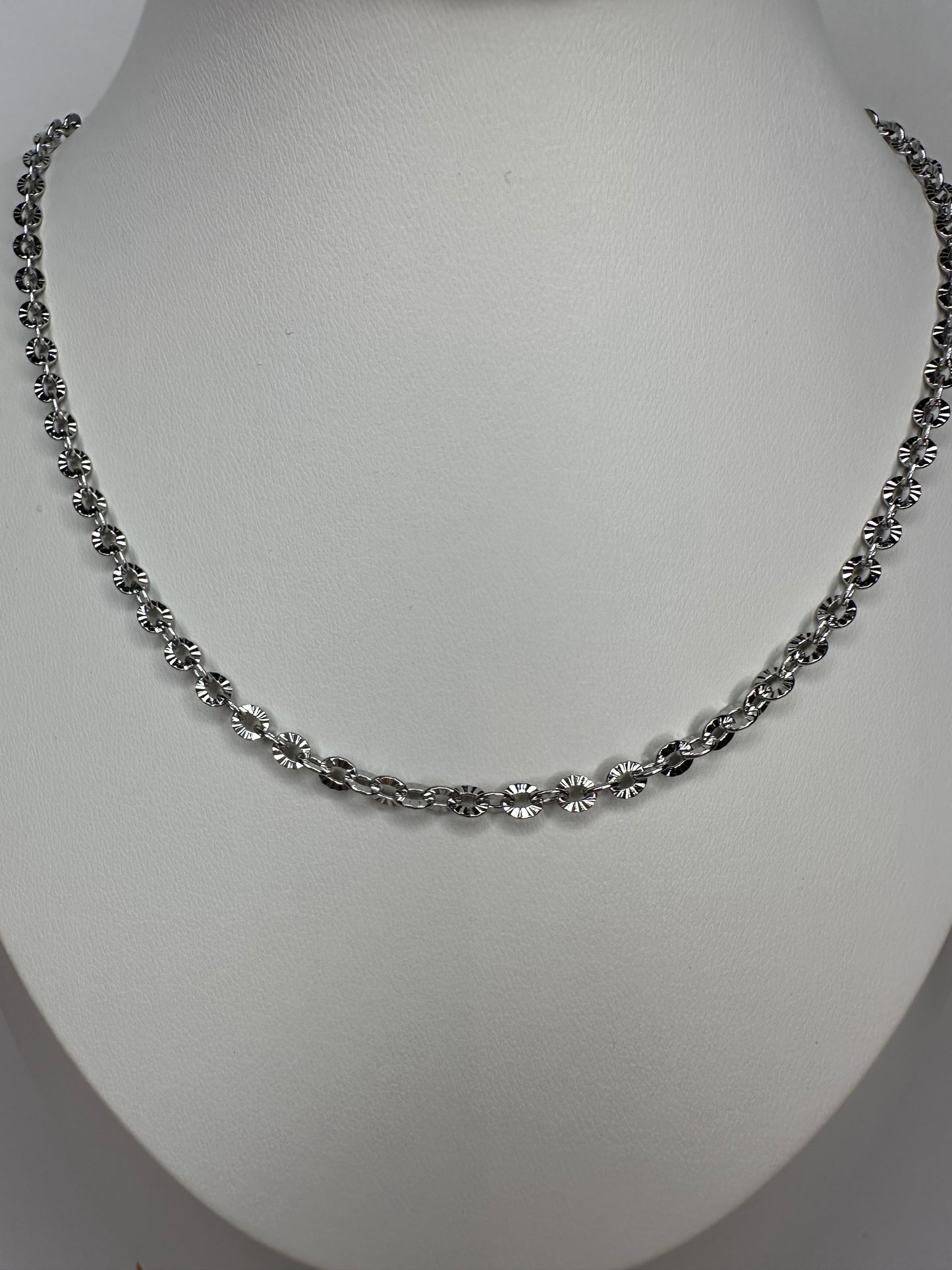 Sparkly Embossed Chain