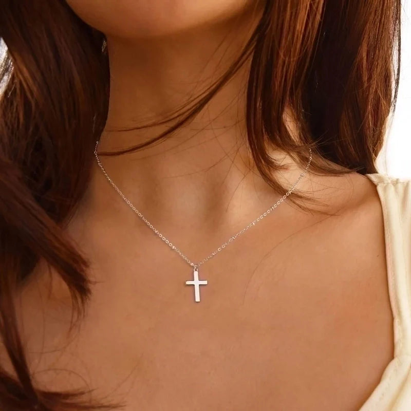 Minimalist Cross Necklace - Silver