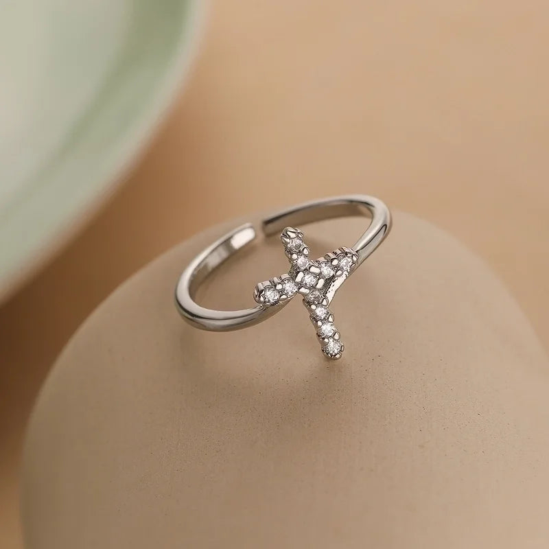 Single cross ring Silver