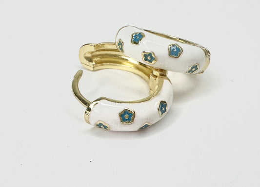 Daphne Hoops - White